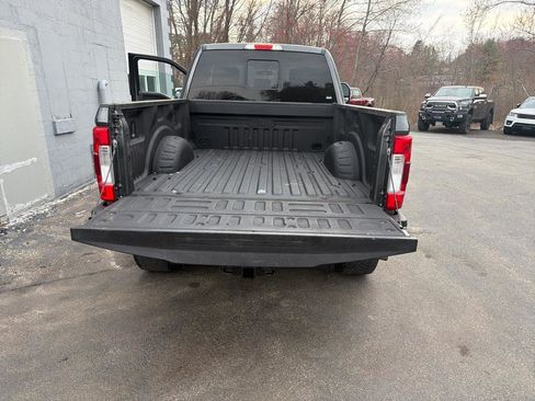 Used 2018 Ford F350 Lariat w/ Chrome Package image 14