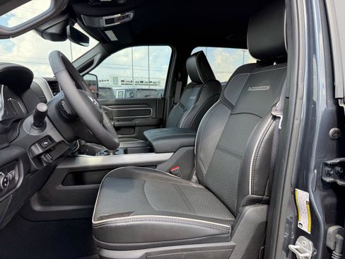 Used 2025 RAM 2500 Laramie AWD/4WD image 15