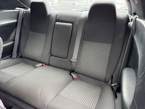Used 2019 Dodge Challenger R/T RWD image 10