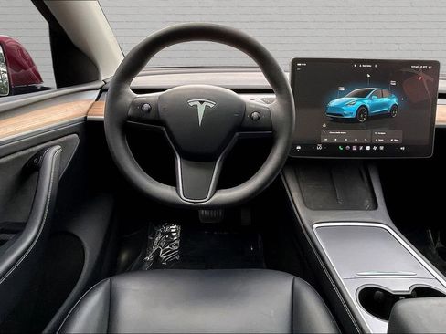 Used 2024 Tesla Model Y Long Range AWD/4WD image 8