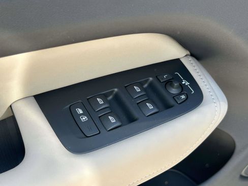 New 2026 Volvo XC60 B5 Core w/ Climate Package AWD/4WD image 19