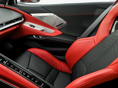Used 2024 Chevrolet Corvette Stingray Premium Cpe RWD image 33