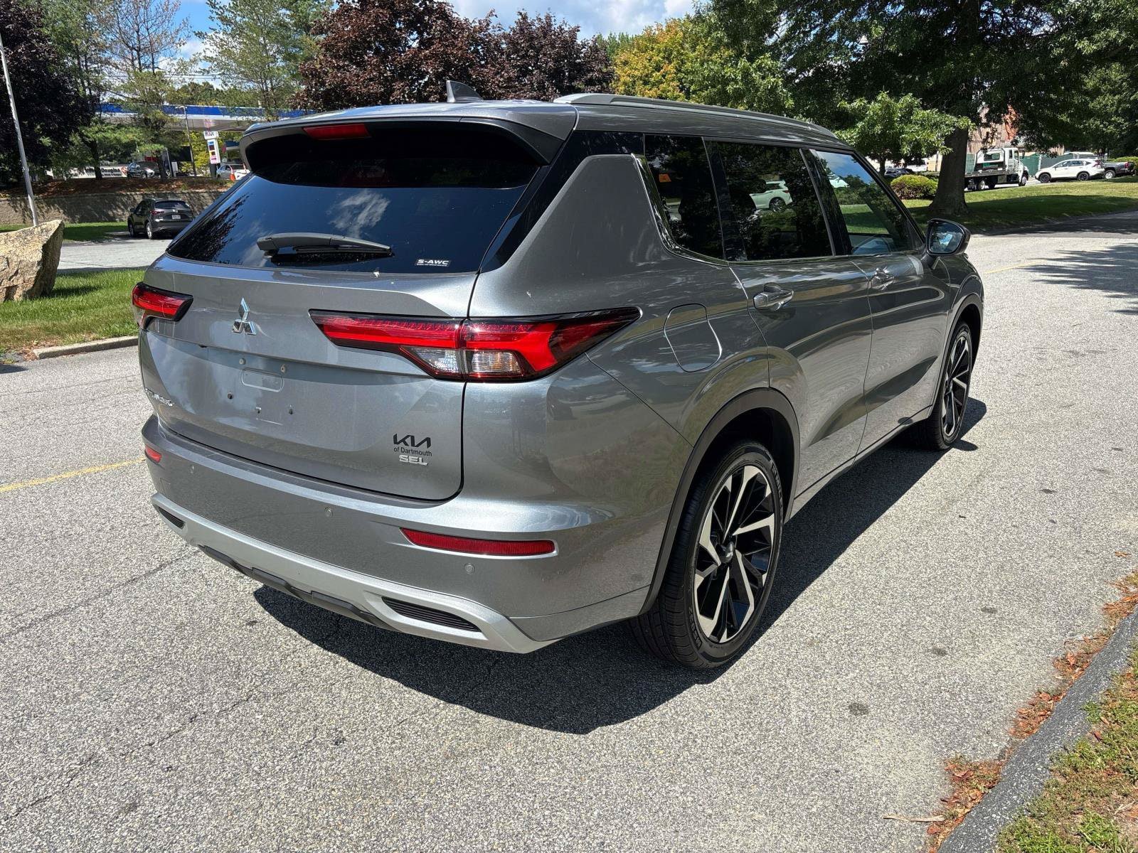 Used 2024 Mitsubishi Outlander SEL AWD/4WD image 5