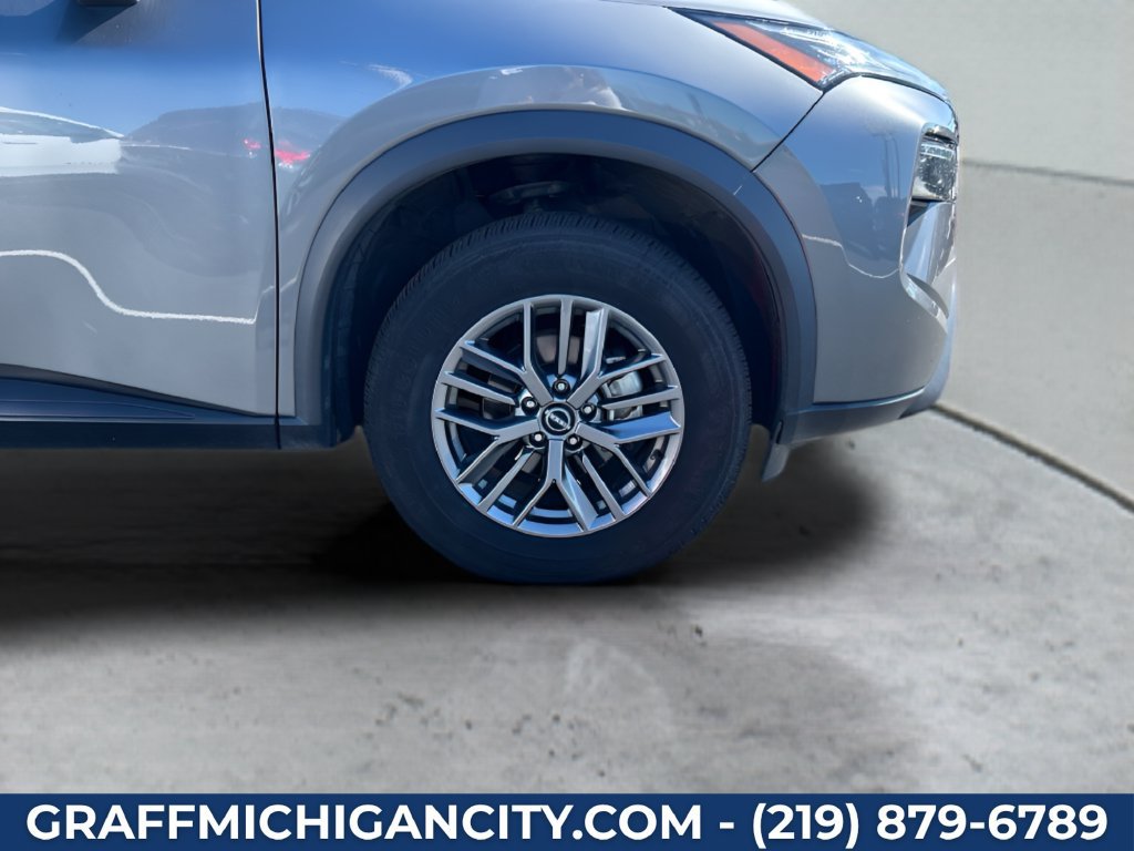 Used 2024 Nissan Rogue S AWD/4WD image 12
