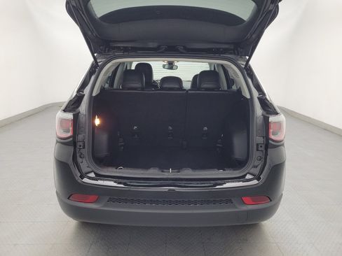 Used 2020 Jeep Compass Latitude FWD image 29