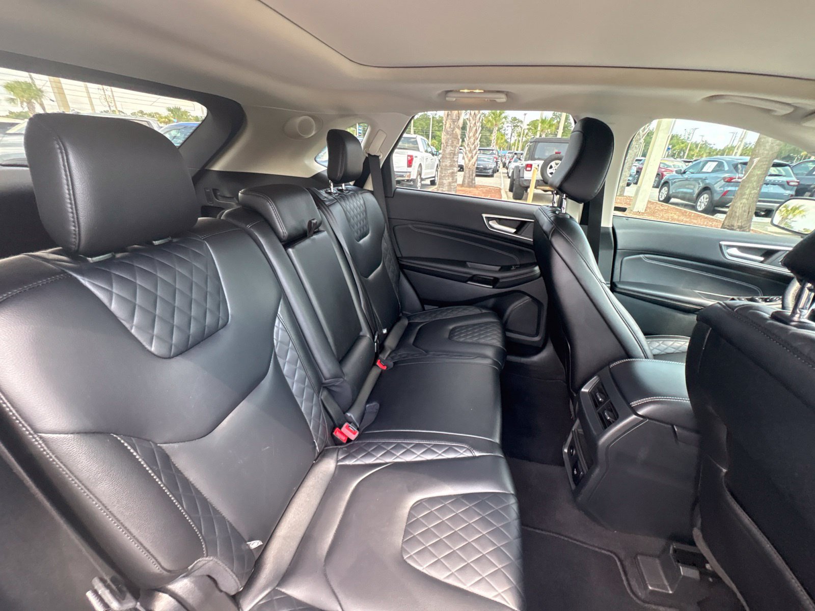 Used 2023 Ford Edge Titanium AWD/4WD image 18