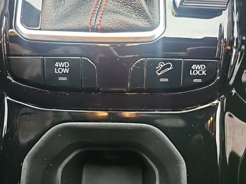 Used 2025 Jeep Compass Trailhawk AWD/4WD image 22