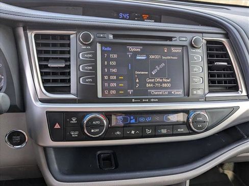 Used 2019 Toyota Highlander XLE image 13