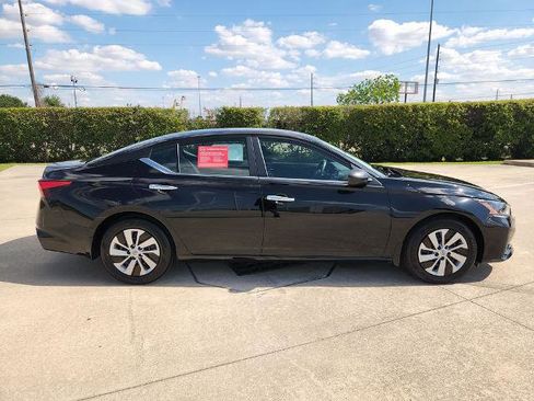 Certified 2024 Nissan Altima 2.5 S FWD image 4