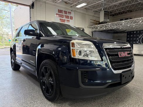 Used 2017 GMC Terrain SLE AWD/4WD image 1
