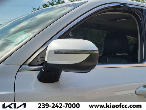 Certified 2023 Kia Telluride LX FWD image 7