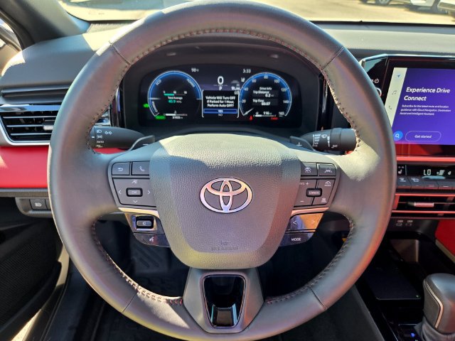 Used 2025 Toyota Camry XSE FWD image 27