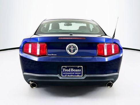 Used 2011 Ford Mustang Premium image 7
