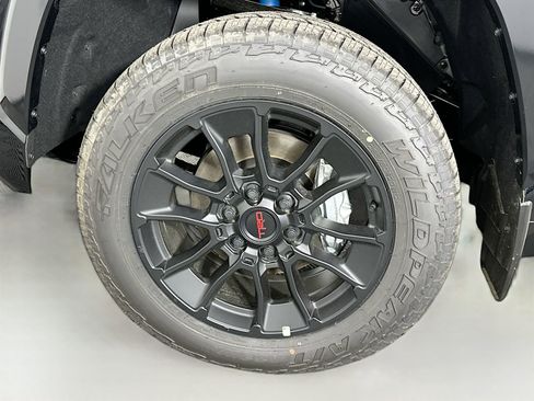 New 2026 Toyota Tundra Platinum w/ TRD Off-Road Package AWD/4WD image 32