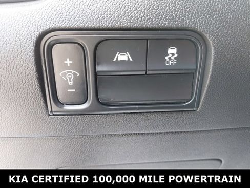 Used 2023 Kia Sorento LX FWD image 17