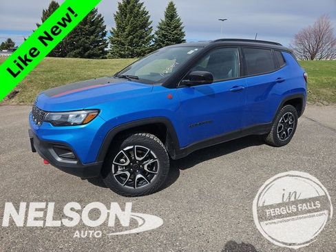 Used 2026 Jeep Compass Trailhawk AWD/4WD image 1