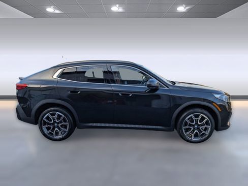 Certified 2025 BMW X2 xDrive28i image 8