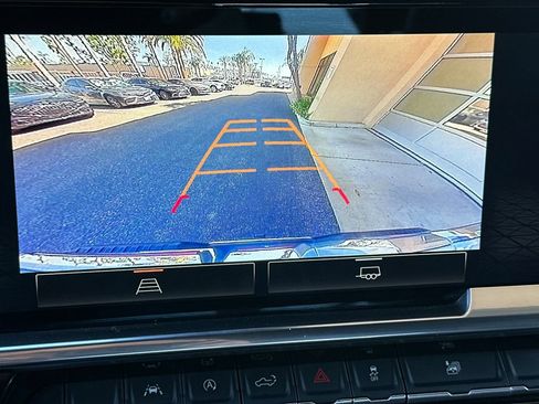 Certified 2025 GMC Sierra 1500 SLT AWD/4WD image 19