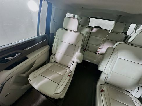 Used 2023 GMC Yukon XL Denali image 12