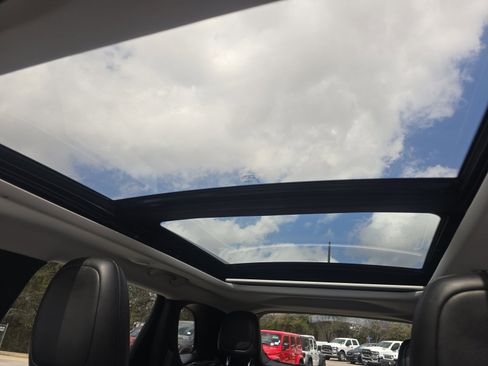 Used 2021 Jeep Cherokee Limited w/ Trailer Tow Group image 18