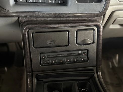 Used 2005 GMC Yukon XL Denali AWD/4WD image 27