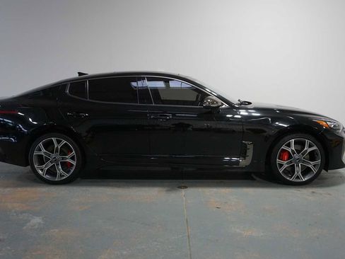 Used 2021 Kia Stinger GT2 image 5