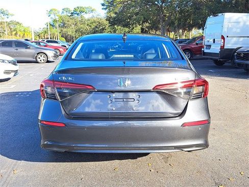 Used 2022 Honda Civic Touring image 5
