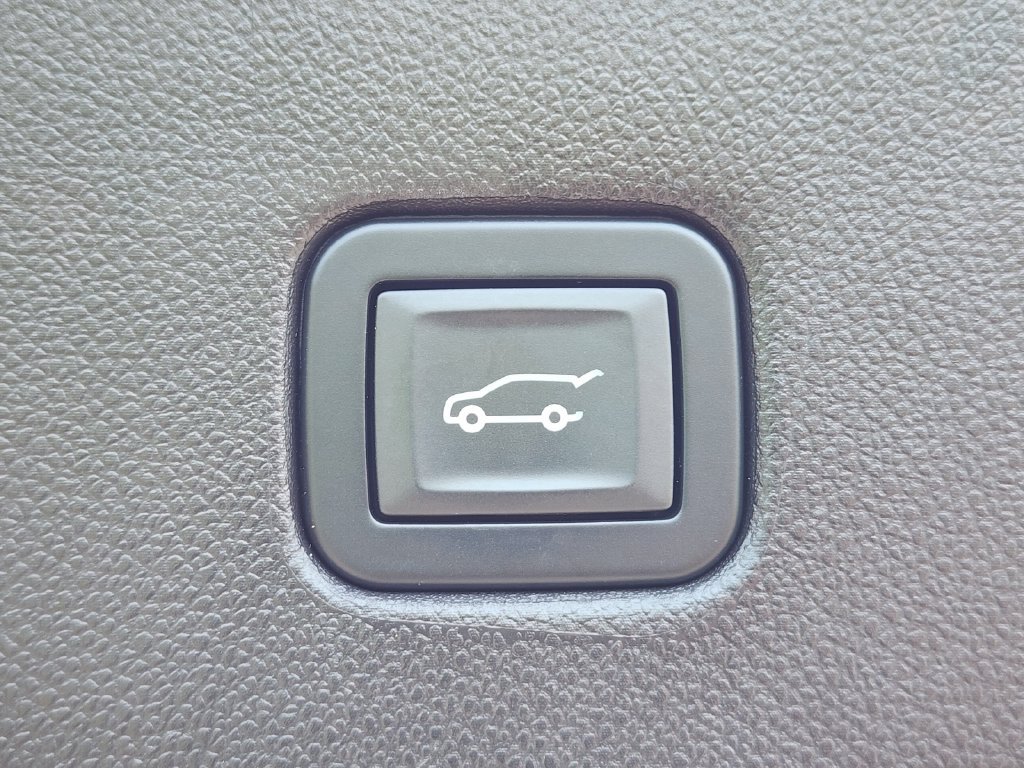 Certified 2019 Chevrolet Blazer Premier w/ Driver Confidence II Package FWD image 15