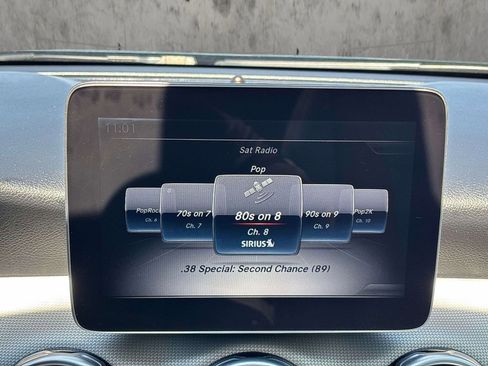 Used 2019 Mercedes-Benz GLA 250 4MATIC image 23