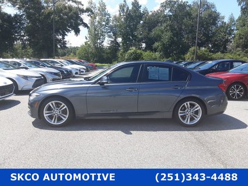 Used 2018 BMW 320i Sedan image 2