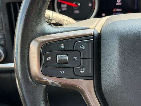 Used 2019 Chevrolet Silverado 1500 High Country w/ Technology Package AWD/4WD image 9