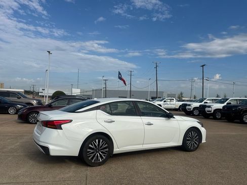Certified 2025 Nissan Altima 2.5 SV FWD image 23