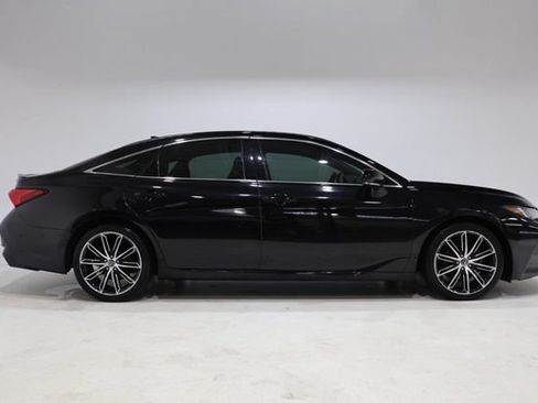 Used 2019 Toyota Avalon Touring w/ Advanced Safety Package FWD image 9
