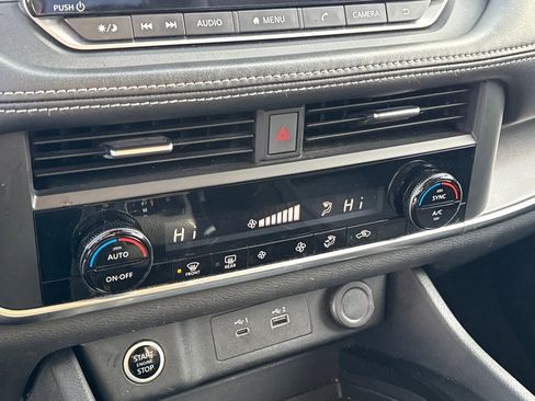 Used 2023 Nissan Rogue SV image 23