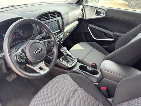 Used 2020 Kia Soul LX FWD image 10