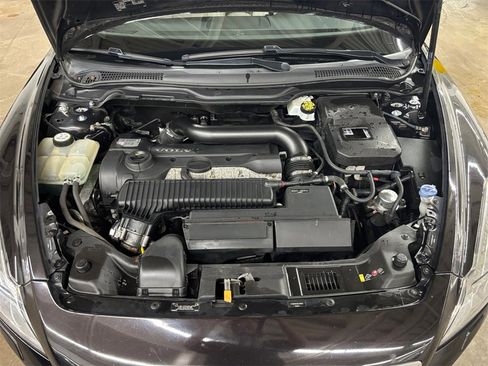 Used 2013 Volvo C70 T5 image 9