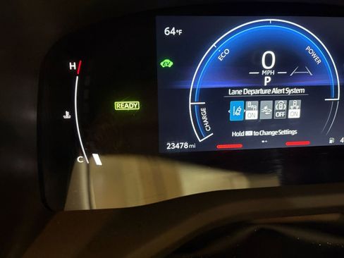 Used 2025 Toyota Camry LE image 39