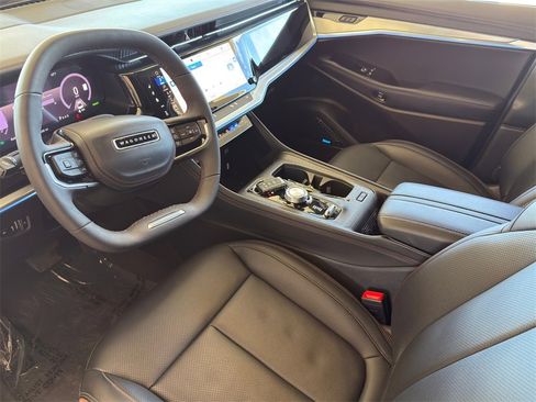 Used 2024 Jeep Wagoneer Launch Edition image 11