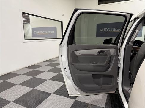 Used 2014 Chevrolet Traverse LT image 14