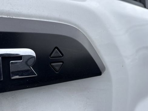 Used 2024 Toyota 4Runner TRD Off-Road Premium image 9