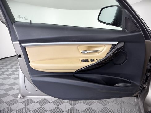 Used 2017 BMW 330i Sedan RWD image 14