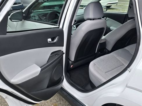 Used 2023 Hyundai Kona SE FWD image 13