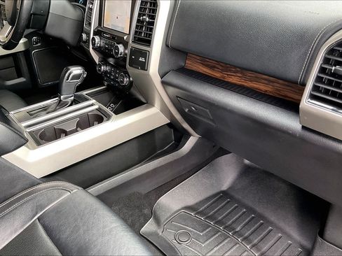 Used 2019 Ford F150 Lariat image 19