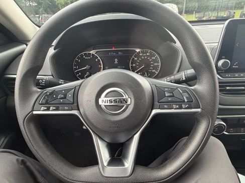 Used 2022 Nissan Altima 2.5 SV FWD image 34