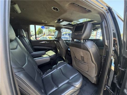Used 2015 Cadillac Escalade ESV Platinum AWD/4WD image 30