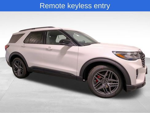 New 2026 Ford Explorer ST w/ Sun And Sound Package image 9