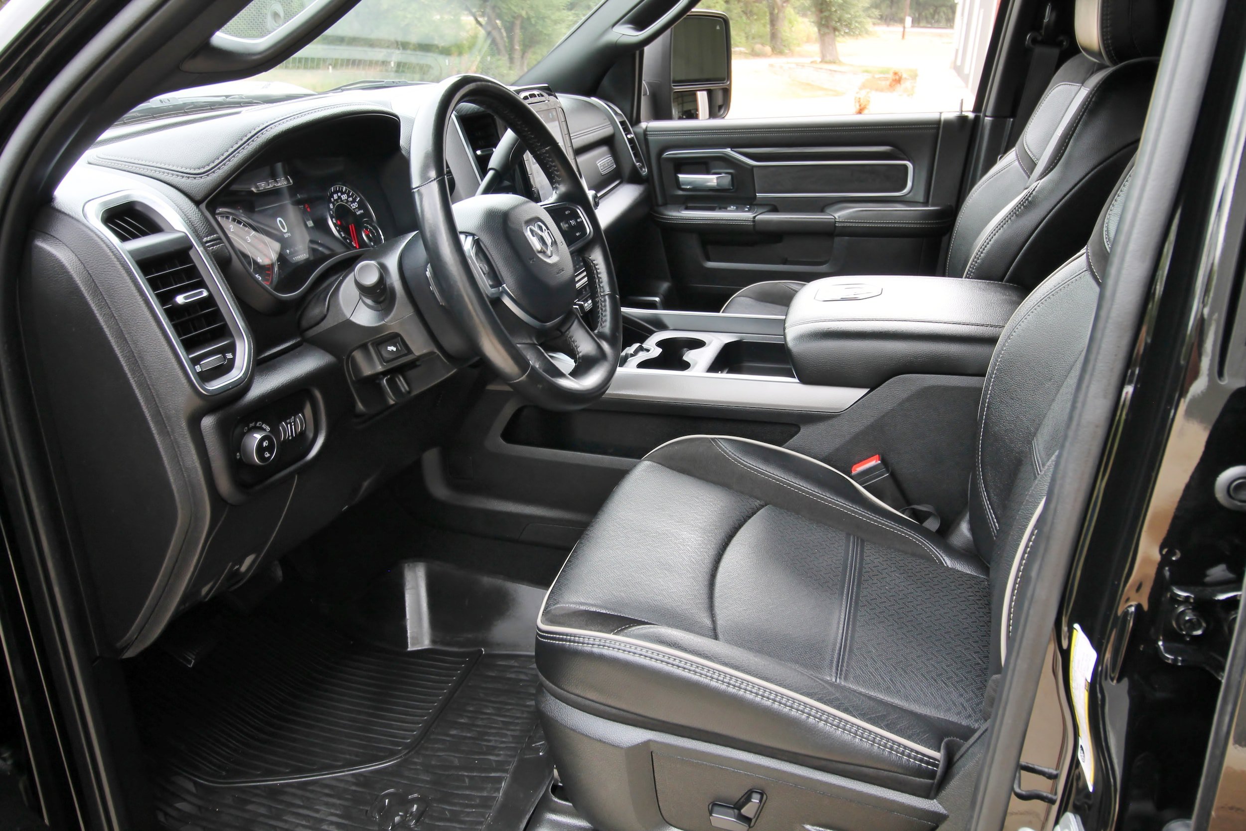 Used 2024 RAM 3500 Laramie w/ Night Edition AWD/4WD image 22