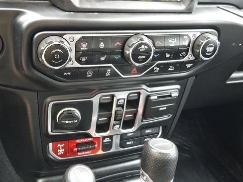 Used 2021 Jeep Gladiator Mojave AWD/4WD image 17