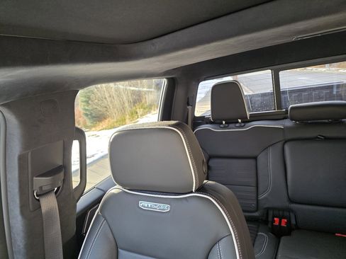 Used 2025 GMC Sierra 1500 AT4X image 31