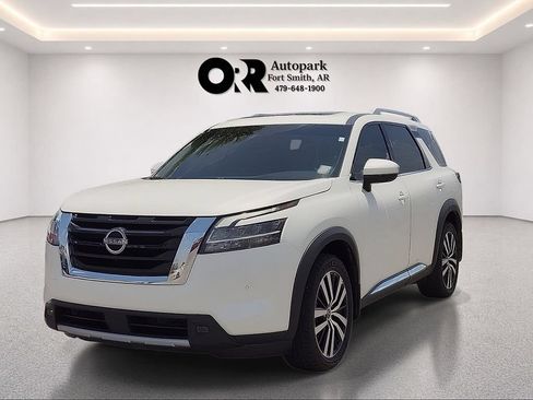 Used 2024 Nissan Pathfinder Platinum w/ Cargo Package FWD image 2